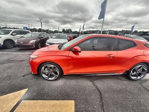 2020 Hyundai Veloster Base