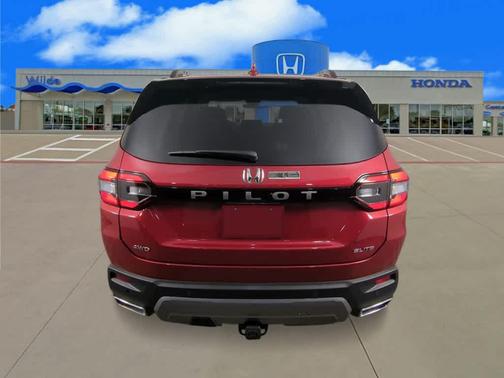 Radiant Red Metallic II 2026 Honda Pilot Elite