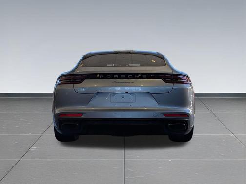 2017 Porsche Panamera 4