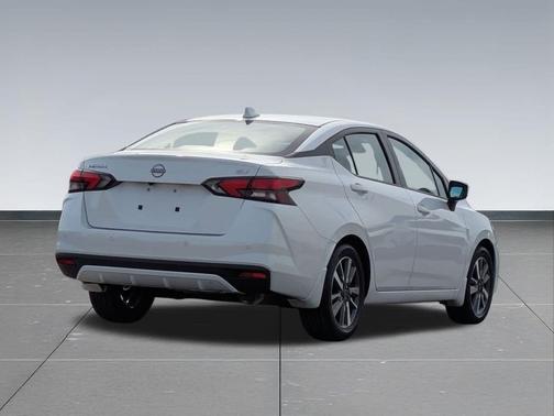 2023 Nissan Versa 1.6 SV
