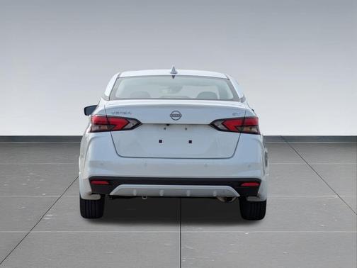 2023 Nissan Versa 1.6 SV