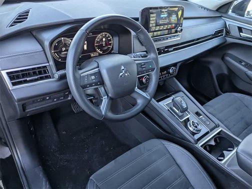 2023 Mitsubishi Outlander PHEV SE S-AWC