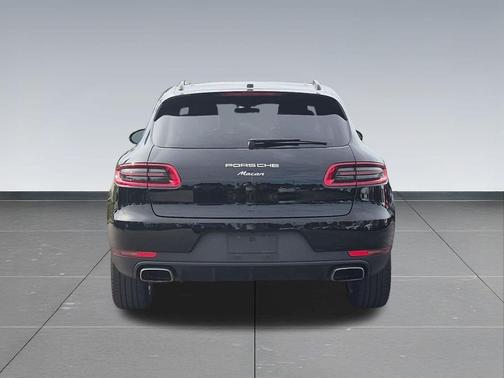 Black 2018 Porsche Macan Macan