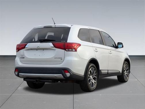 2016 Mitsubishi Outlander SE