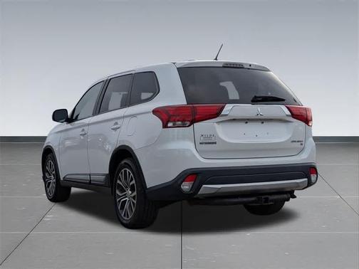 2016 Mitsubishi Outlander SE