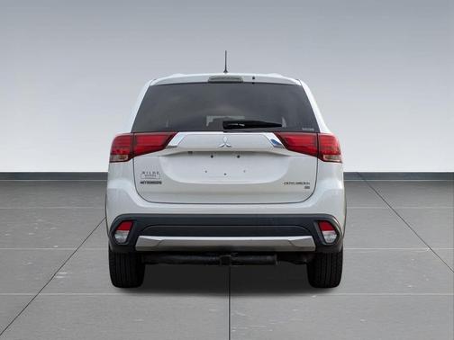 2016 Mitsubishi Outlander SE