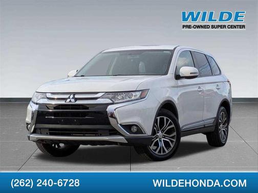 Diamond White Pearl 2016 Mitsubishi Outlander SE SUV