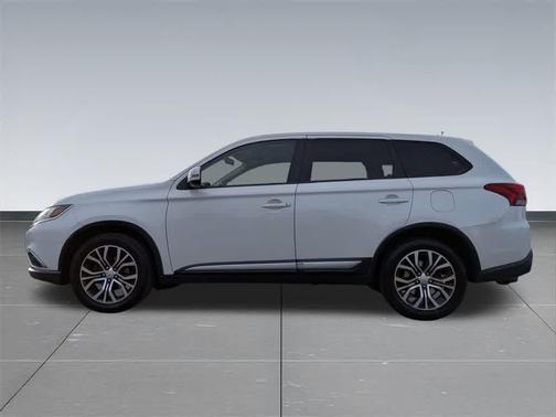2016 Mitsubishi Outlander SE