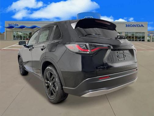 Crystal Black Pearl 2027 Honda HR-V Sport