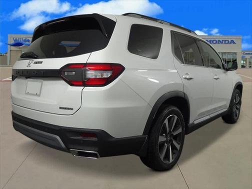 2025 Honda Pilot Touring 8-Passenger
