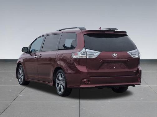 2018 Toyota Sienna SE