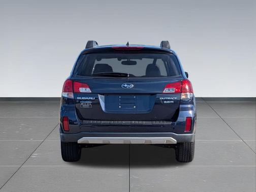 Deep Indigo Pearl 2014 Subaru Outback 3.6R Limited