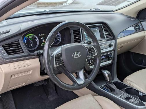 2019 Hyundai SONATA Hybrid Limited