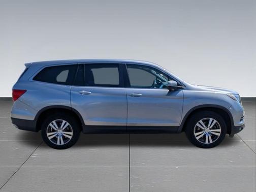 Lunar Silver Metallic 2018 Honda Pilot EX-L