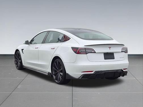 Pearl White Multi-Coat 2020 Tesla Model 3 Performance