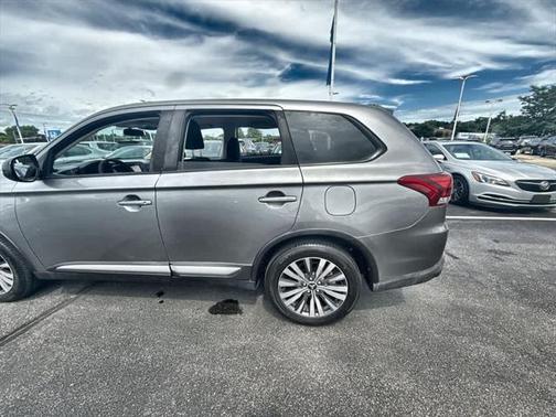 2020 Mitsubishi Outlander ES