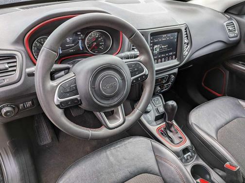 Diamond Black Crystal Pearlcoat 2021 Jeep Compass Trailhawk