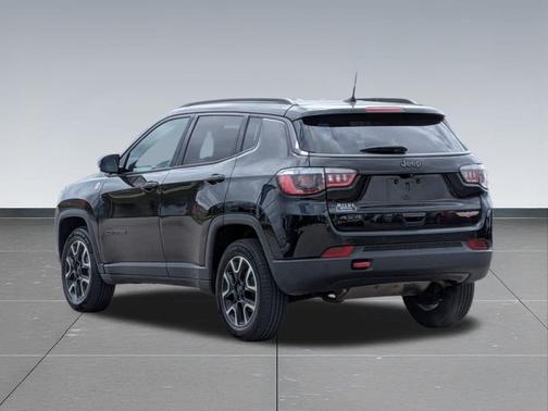 Diamond Black Crystal Pearlcoat 2021 Jeep Compass Trailhawk