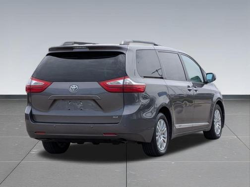 Predawn Gray Mica 2017 Toyota Sienna XLE