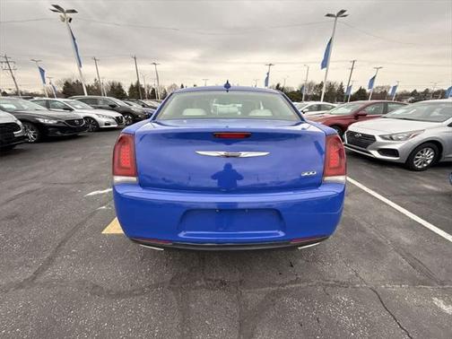 2018 Chrysler 300 Touring