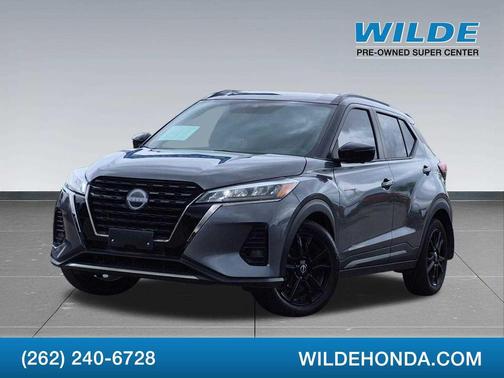 Gun Metallic 2024 Nissan Kicks SR