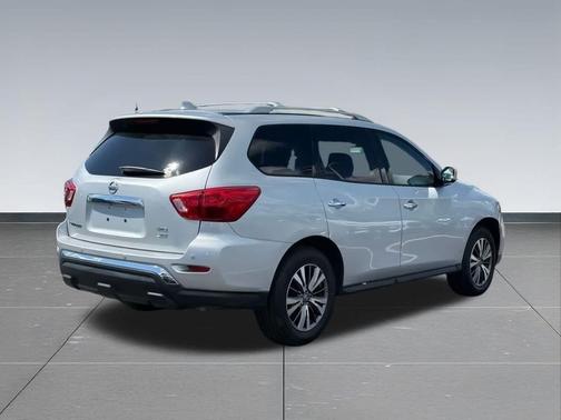 2019 Nissan Pathfinder SV
