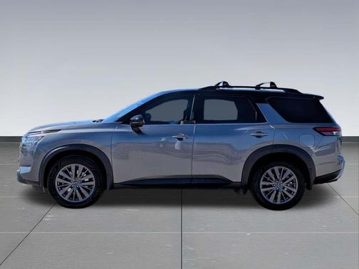 Gun Metallic/Super Black 2022 Nissan Pathfinder SL 4WD