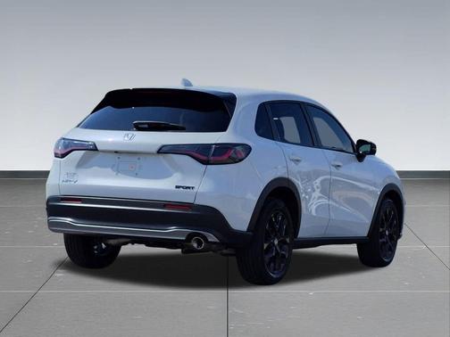 Platinum White Pearl 2024 Honda HR-V AWD Sport