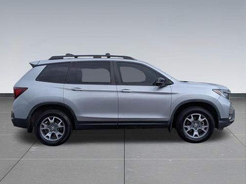 Lunar Silver Metallic 2022 Honda Passport AWD TrailSport