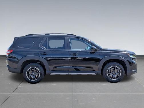 Crystal Black Pearl 2024 Honda Pilot TrailSport