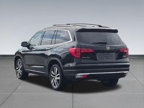 Crystal Black Pearl 2018 Honda Pilot Elite