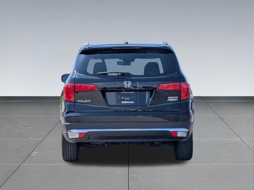 Crystal Black Pearl 2017 Honda Pilot Touring