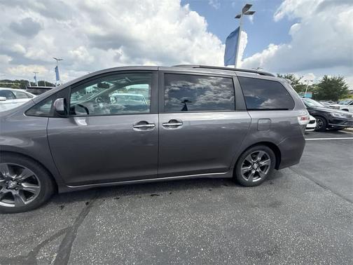 2017 Toyota Sienna SE Premium