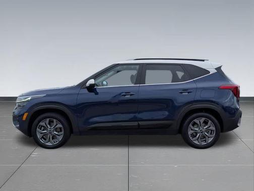 Dark Ocean Blue/White Roof 2024 Kia Seltos S