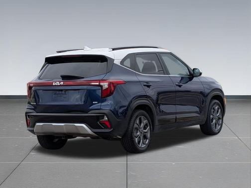 Dark Ocean Blue/White Roof 2024 Kia Seltos S