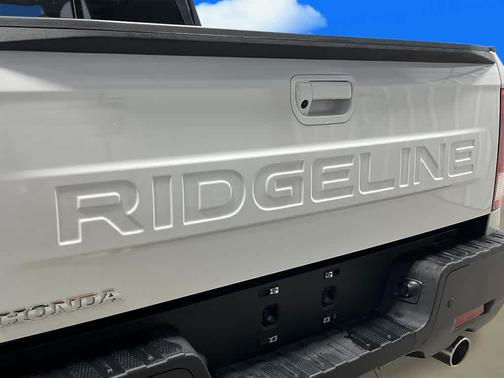 Platinum White Pearl 2026 Honda Ridgeline Black