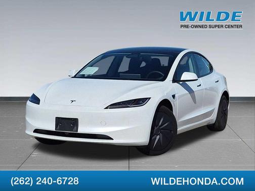 Pearl White Multi-Coat 2025 Tesla Model 3 Standard Range