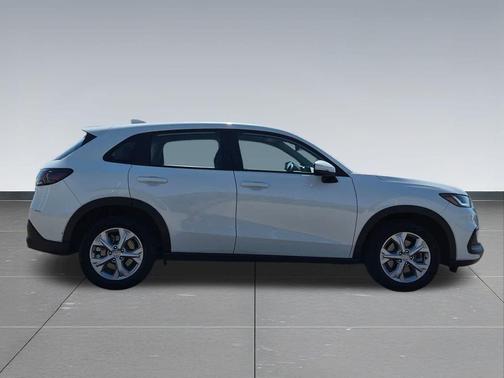 Platinum White Pearl 2023 Honda HR-V LX