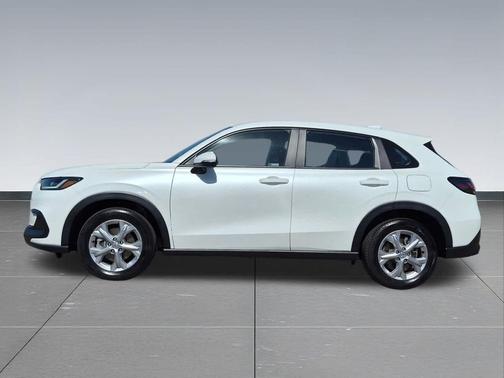Platinum White Pearl 2023 Honda HR-V LX