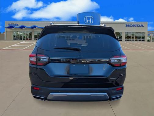 Crystal Black Pearl 2026 Honda Pilot Touring 8-Passenger