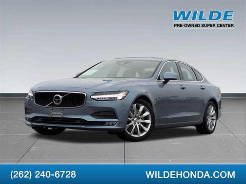 2017 Volvo S90 T6 Momentum