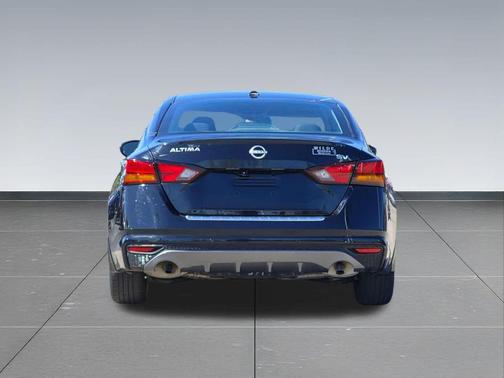 Super Black 2025 Nissan Altima SV FWD