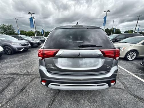 2020 Mitsubishi Outlander SE