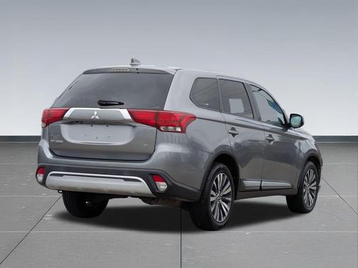 2020 Mitsubishi Outlander SE