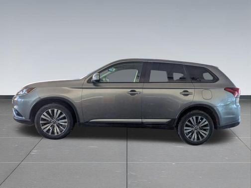 2020 Mitsubishi Outlander SE