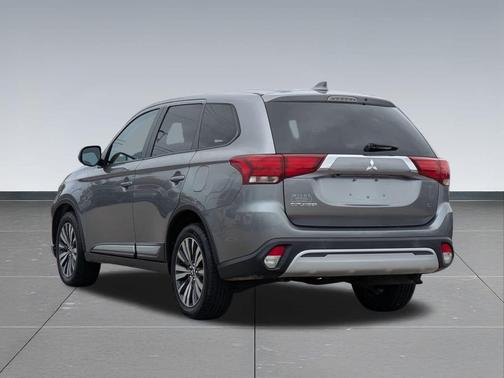 2020 Mitsubishi Outlander SE