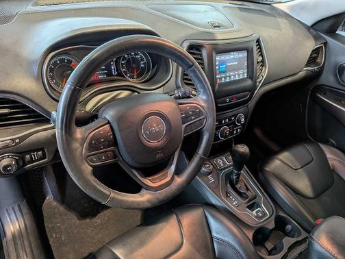 Diamond Black Crystal Pearlcoat 2019 Jeep Cherokee Latitude Plus