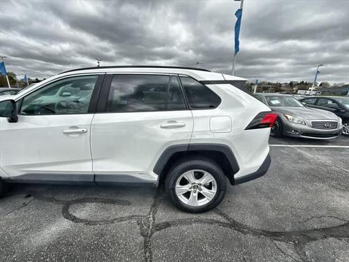 2019 Toyota RAV4 Hybrid LE