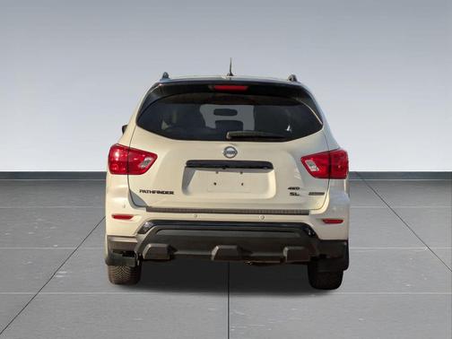 2018 Nissan Pathfinder SL