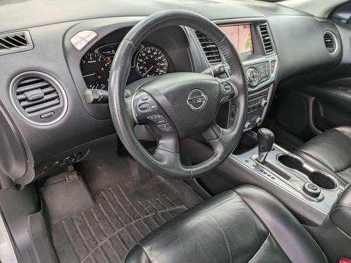 2018 Nissan Pathfinder SL